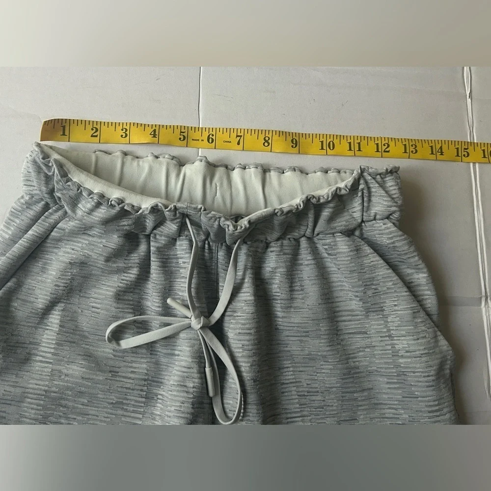 Lululemon On the Fly Jogger Size 4